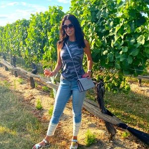 Meet your Posher, Navah